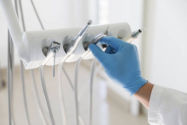 Professional Emergency Dentist technician working in Steeleville, IL